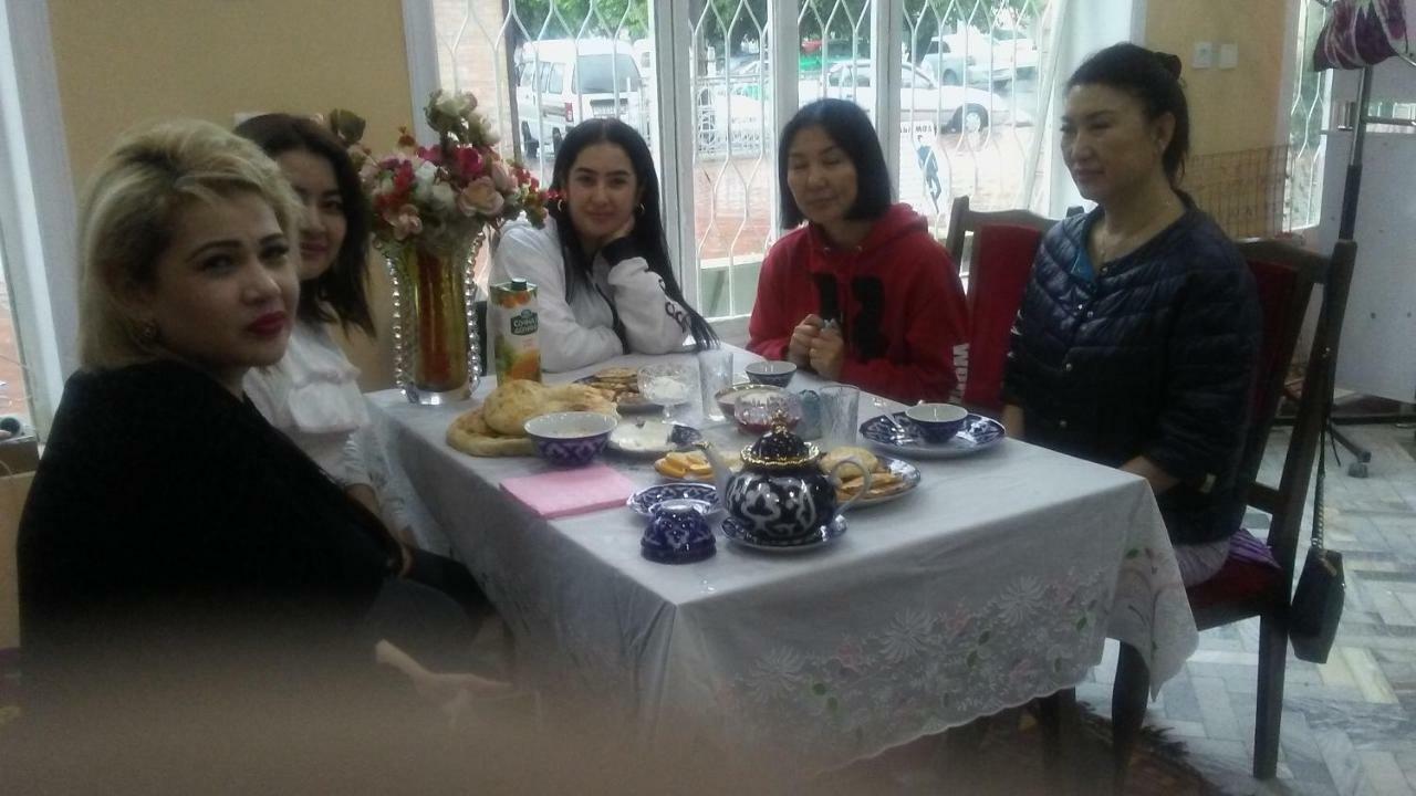 Gulsara Hostel Samarkand Bagian luar foto